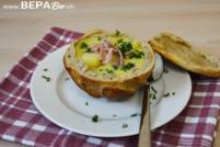Kartoffel-Lauch-Suppe in Brotteigtassen